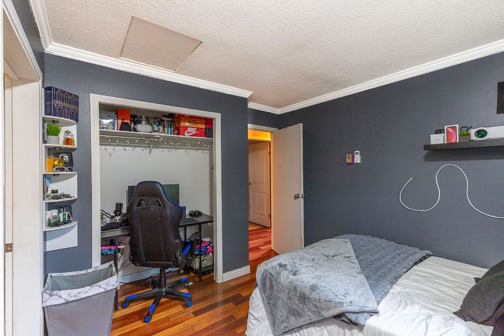listing image 16513055246616437055