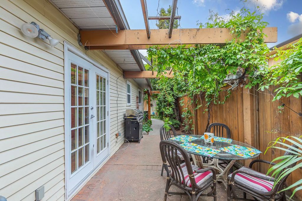 listing image 16513430073852668427