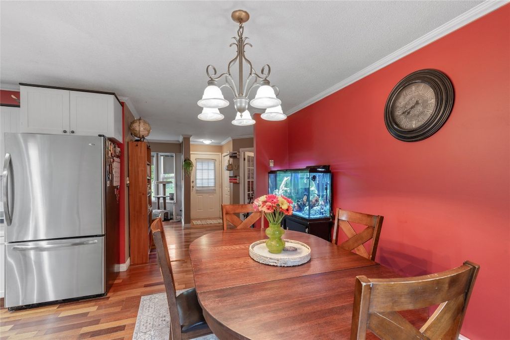 listing image 16512703453328620900
