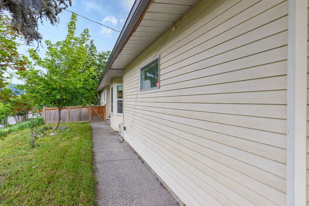 listing image 16517386760299330177