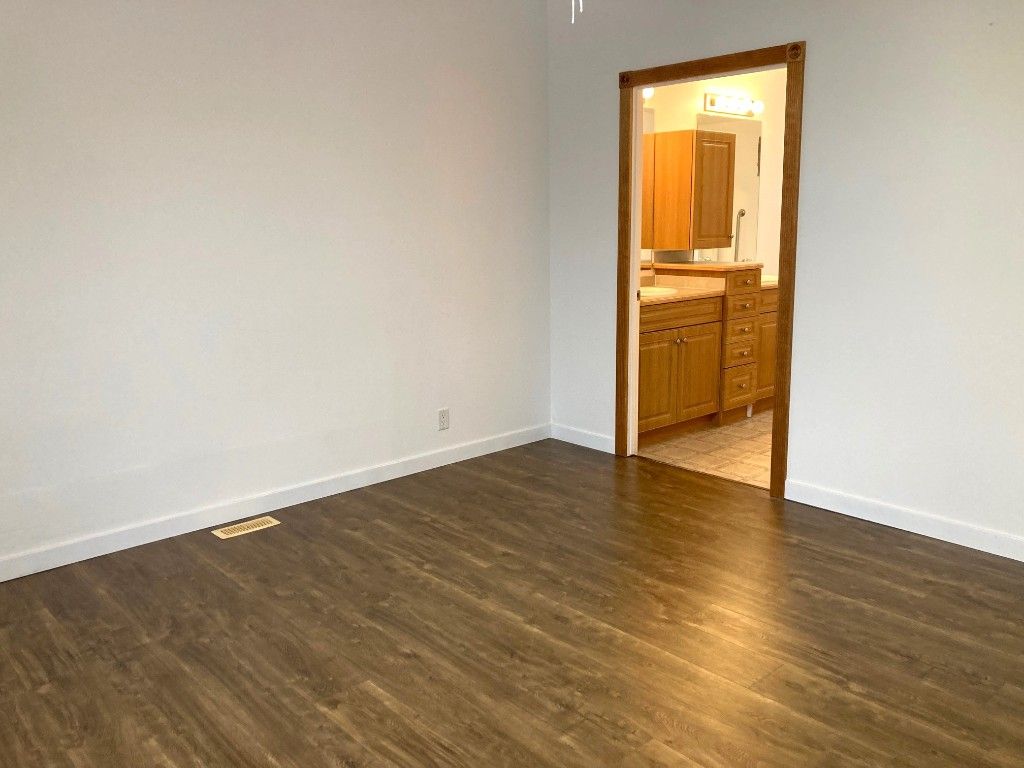 listing image 16512068858805678919