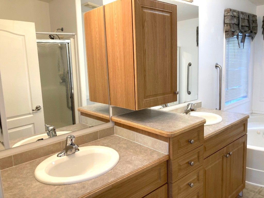 listing image 16519368852726108481