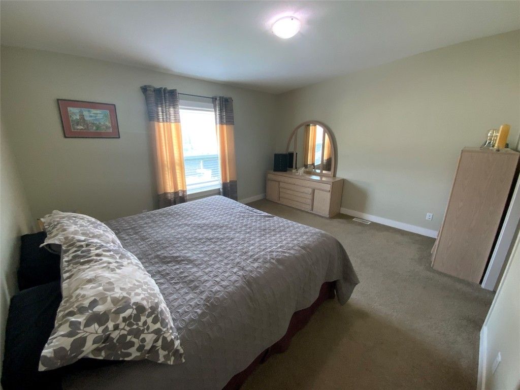 listing image 16517072305354932312