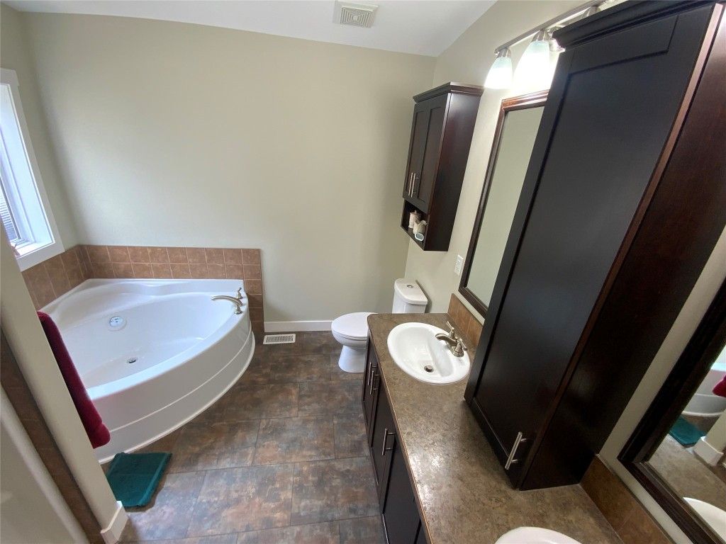 listing image 16513313711428234373