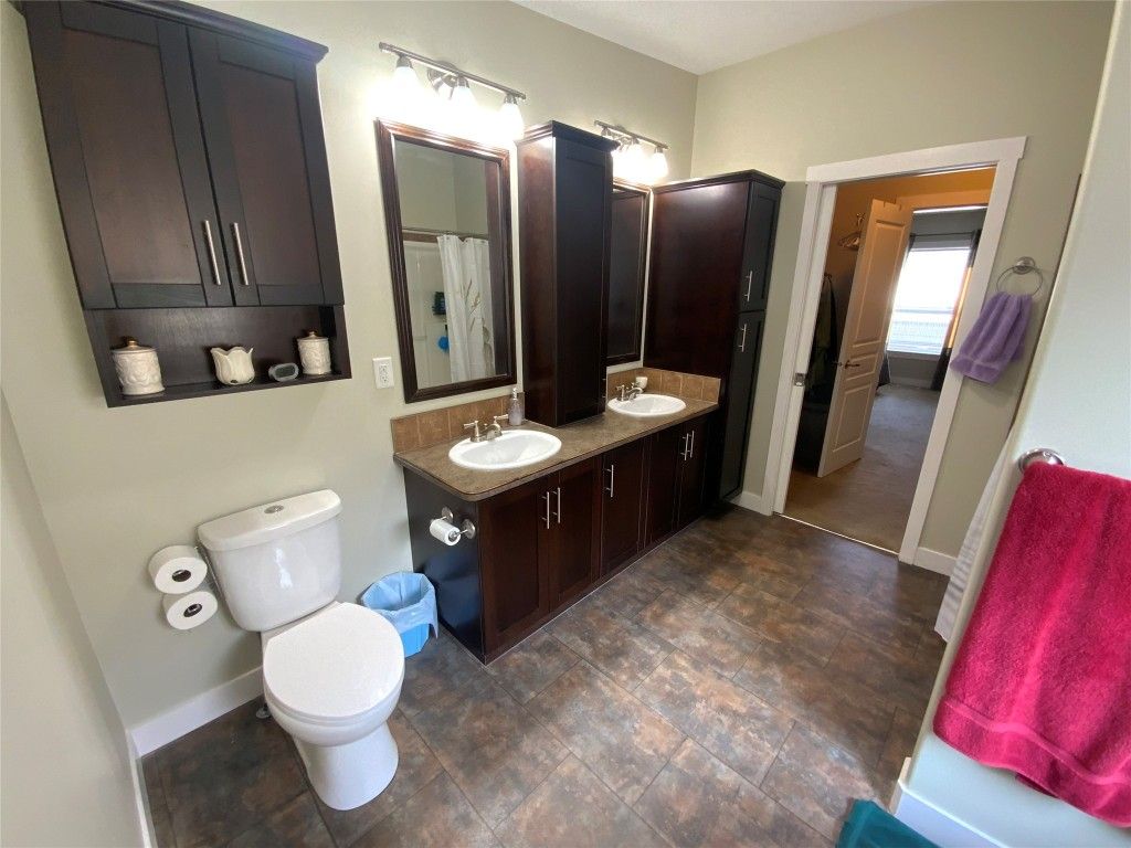 listing image 16518043355142555890