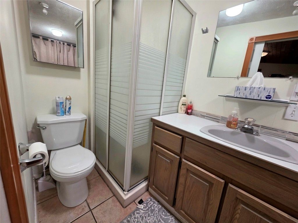 listing image 16510209695189241506