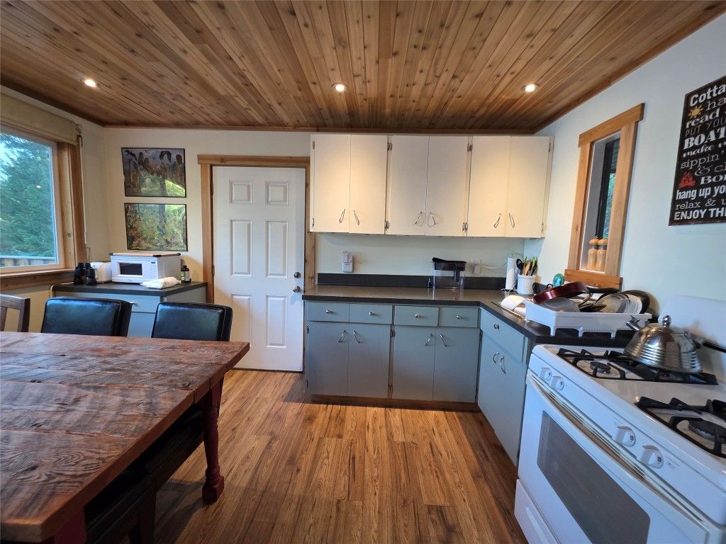 listing image 16511640400479494161