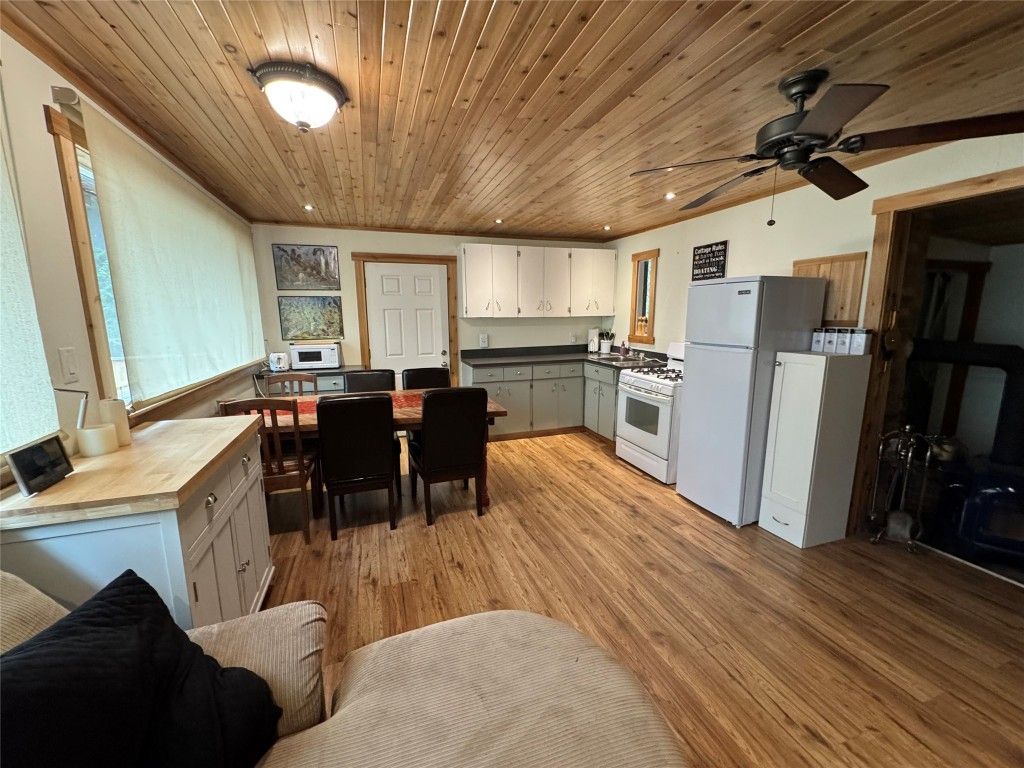 listing image 16516610359708376190