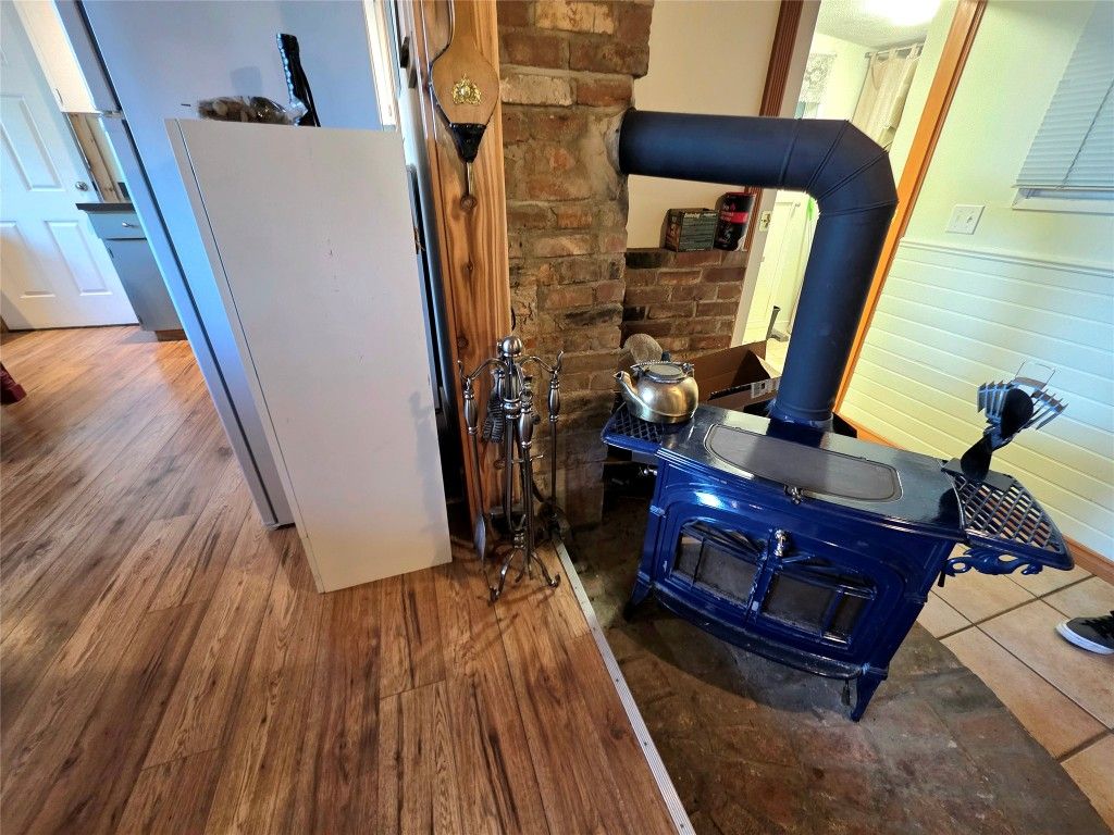 listing image 16514224559435888839