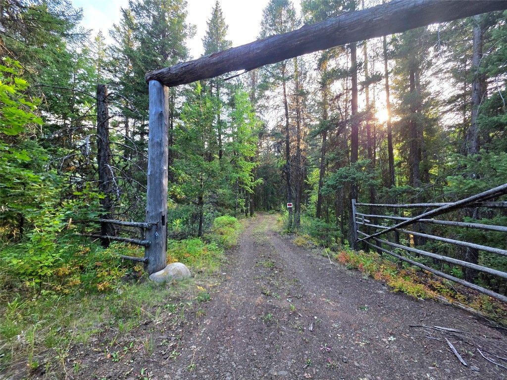 listing image 16514097771468478869