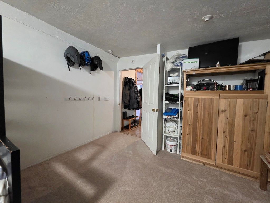 listing image 16514548004652989025