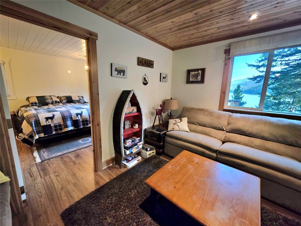 listing image 16512998140769916410