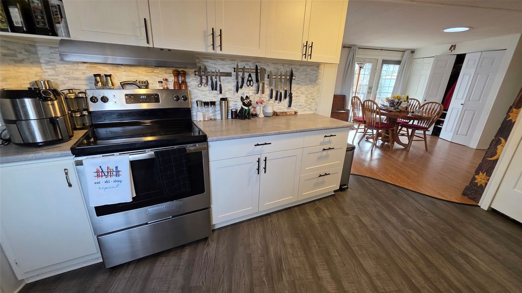 listing image 16515347873429254327