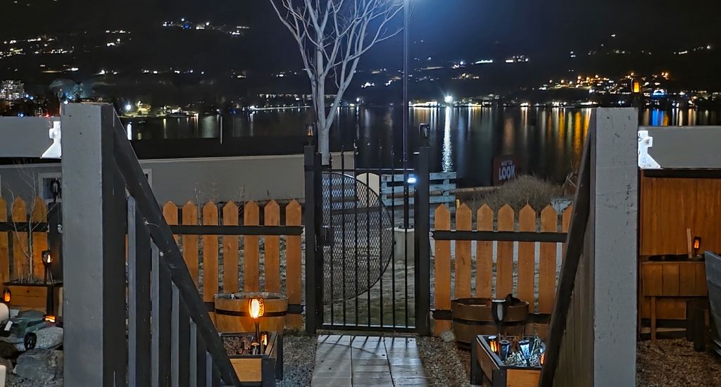 listing image 16518061217298944126