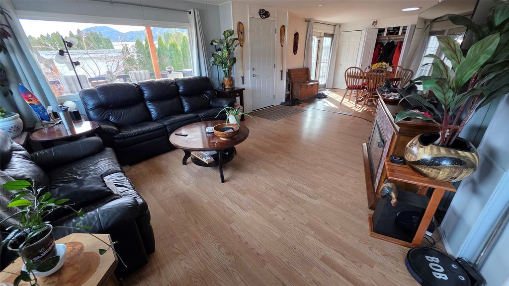 listing image 16515270113583071059