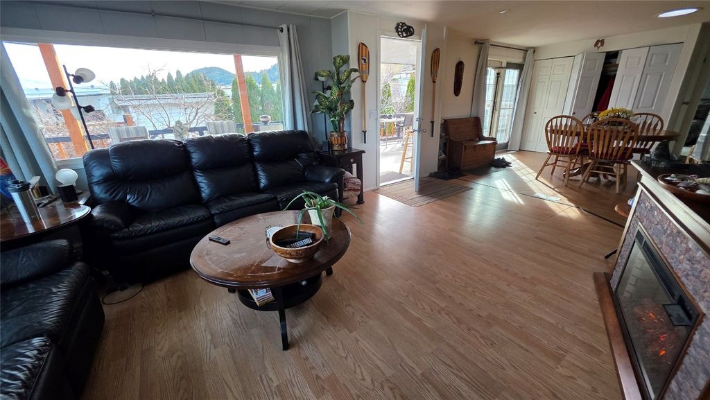 listing image 16515347873429254327