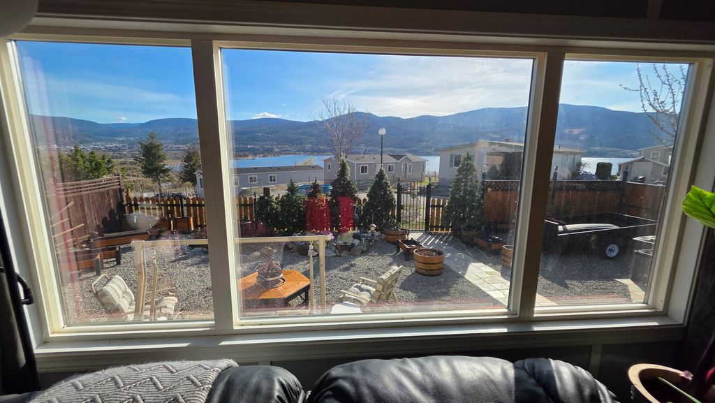 listing image 16518645597341351579