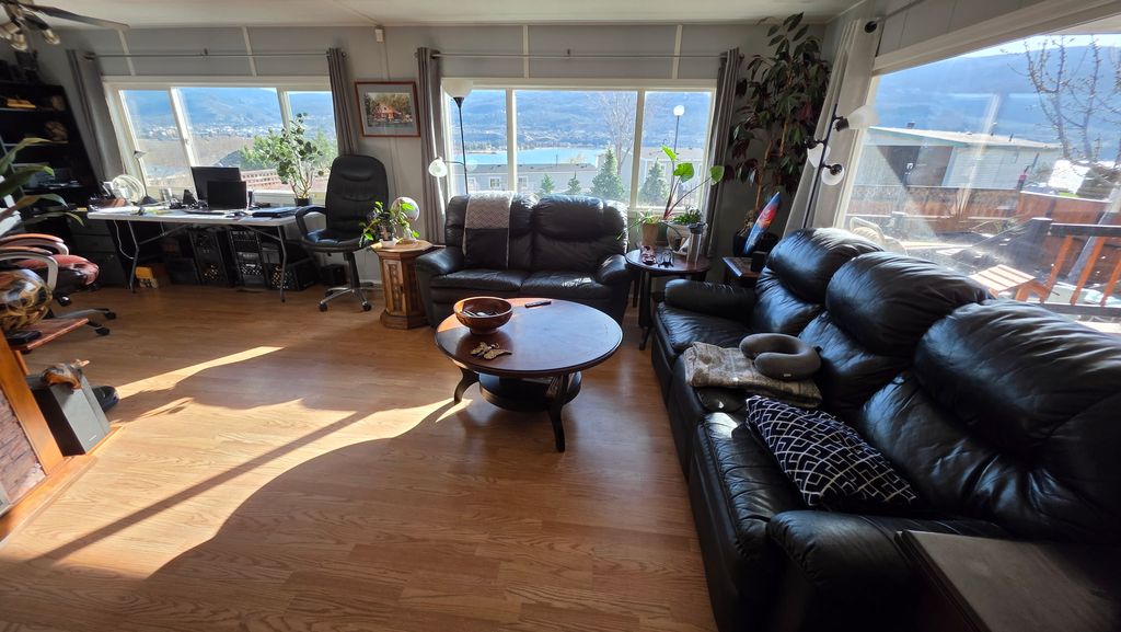 listing image 16513401597144622313