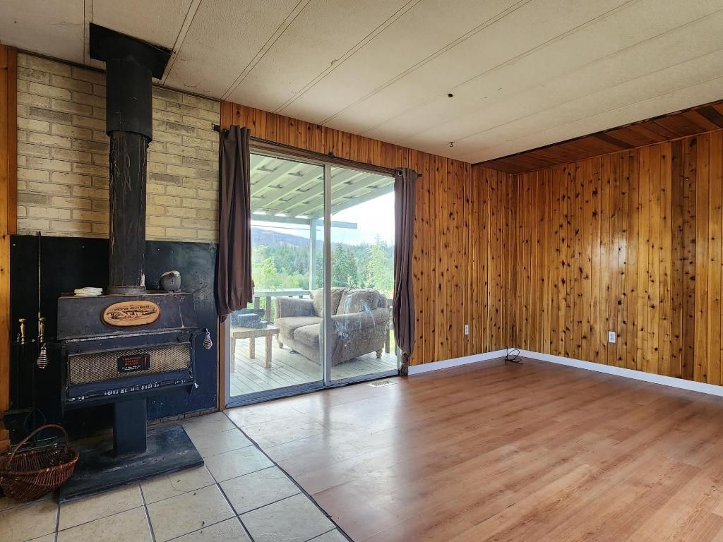 listing image 16512088069902285644