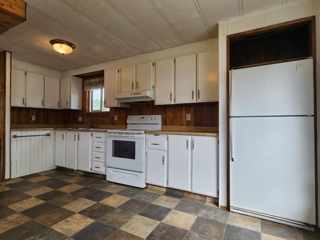 listing image 16516238746549978413