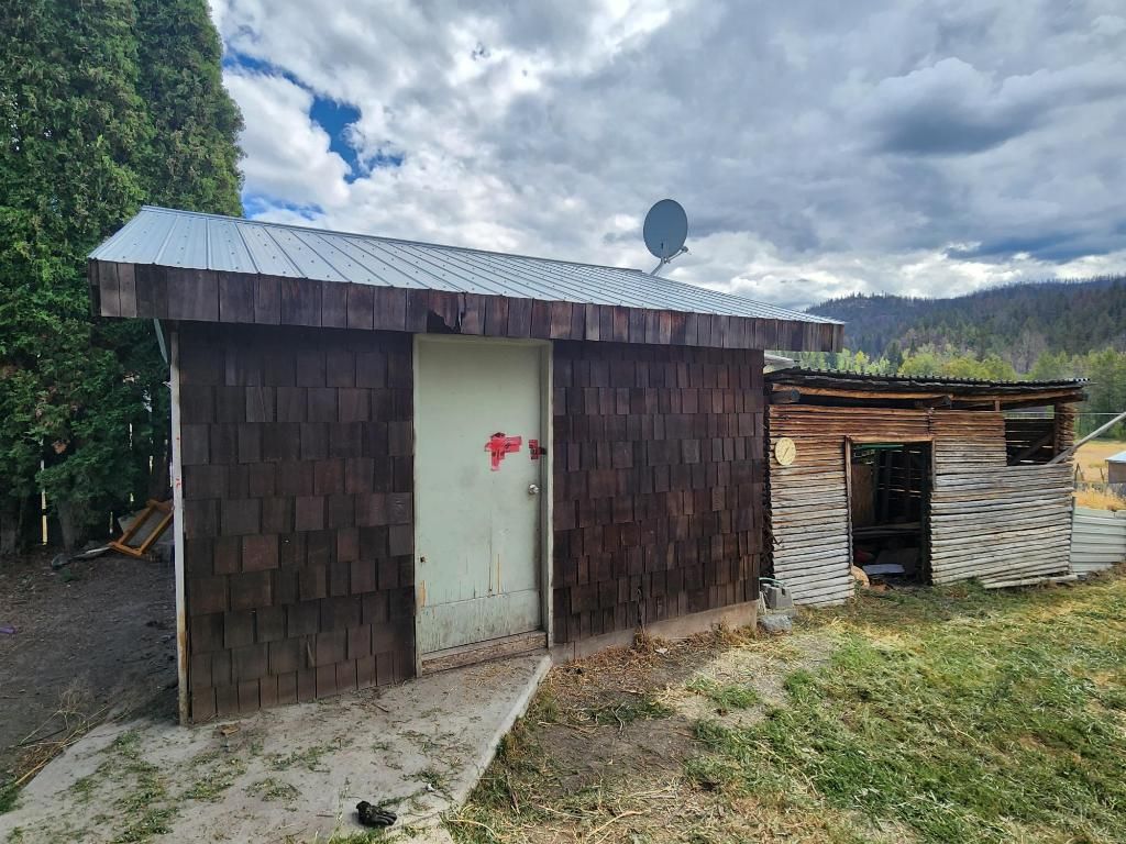 listing image 16510261741447745731