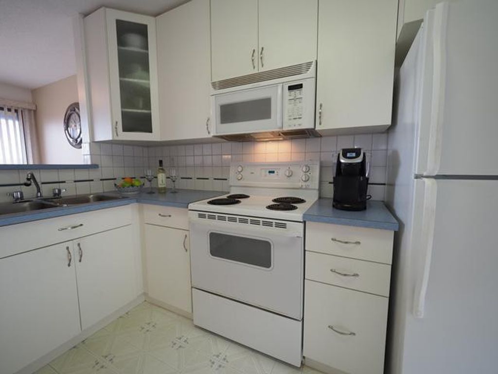 listing image 16518877244596947543