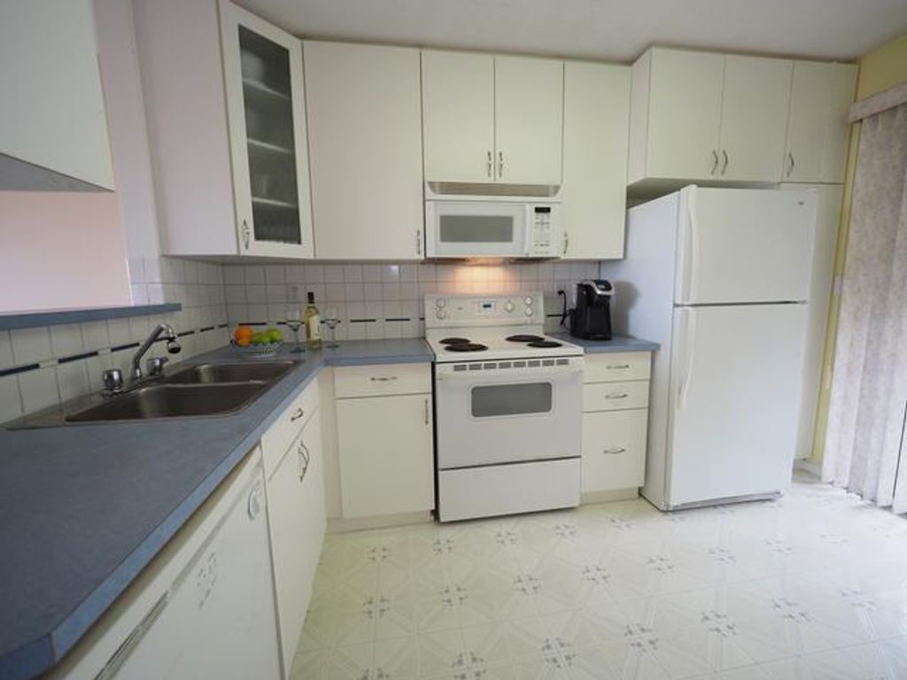 listing image 16519845349792173716