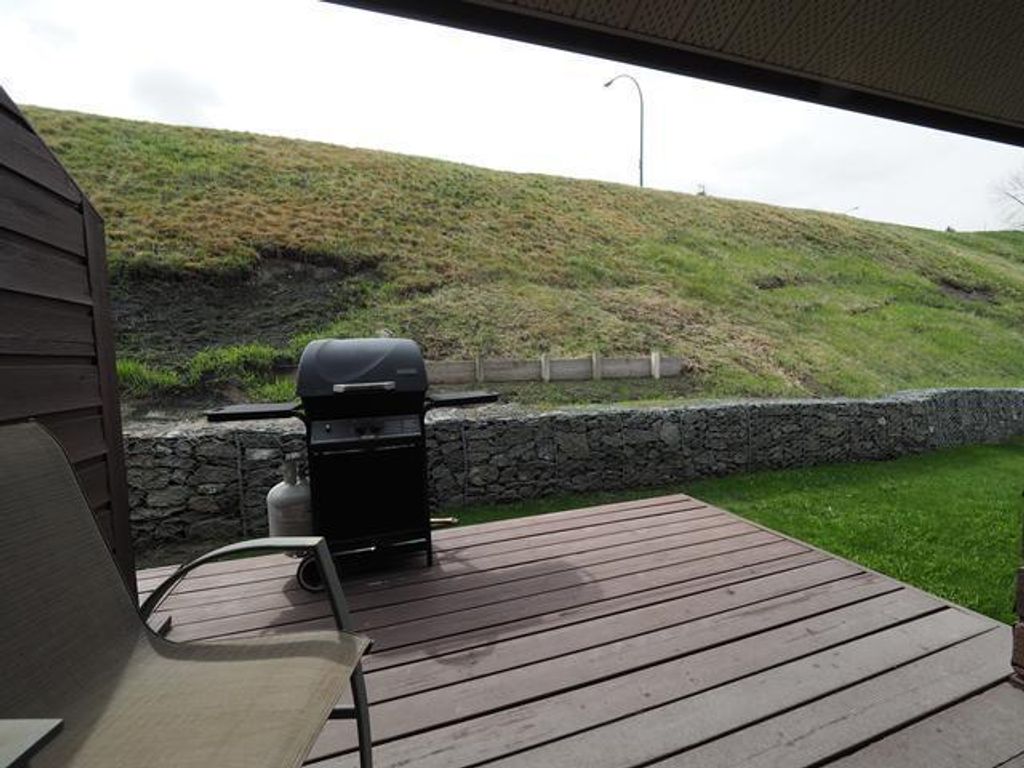 listing image 16514174967717621885