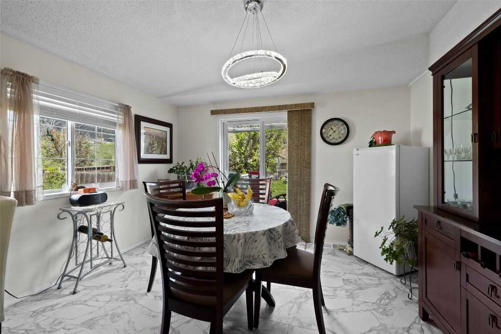 listing image 16516554987833209422