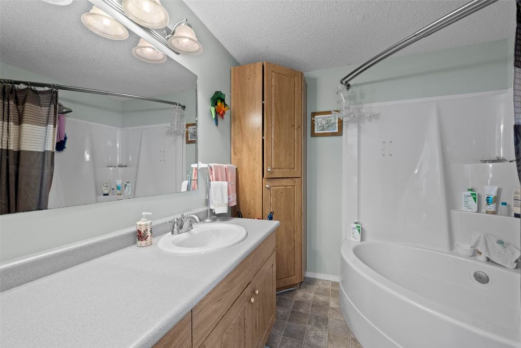 listing image 16514339582022837440