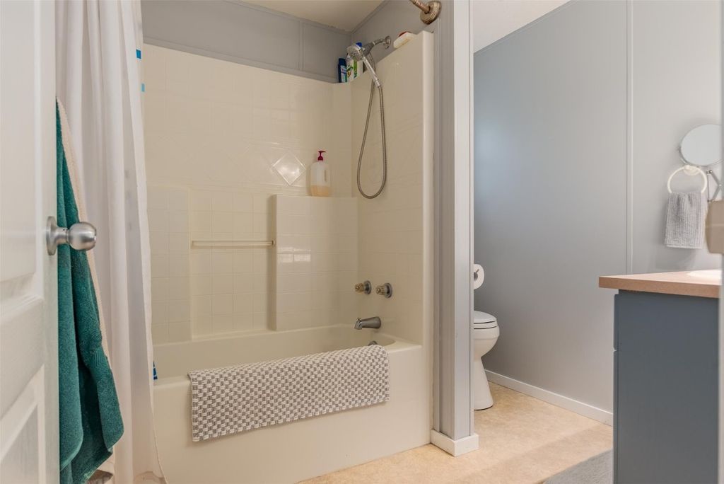 listing image 16511292393529256144