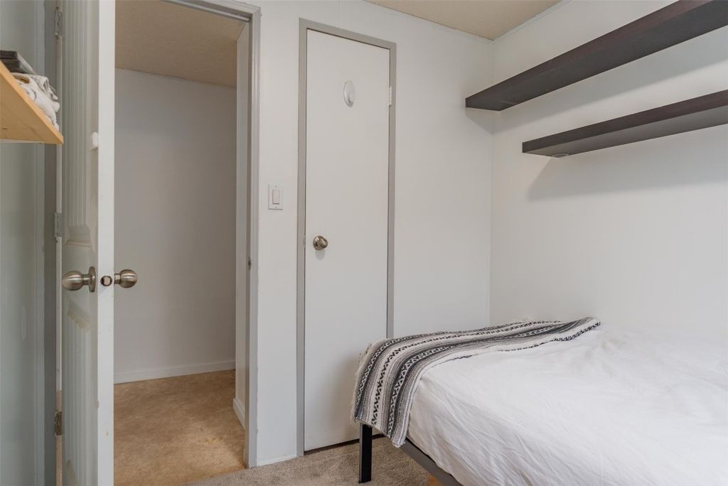 listing image 16519949653179836340