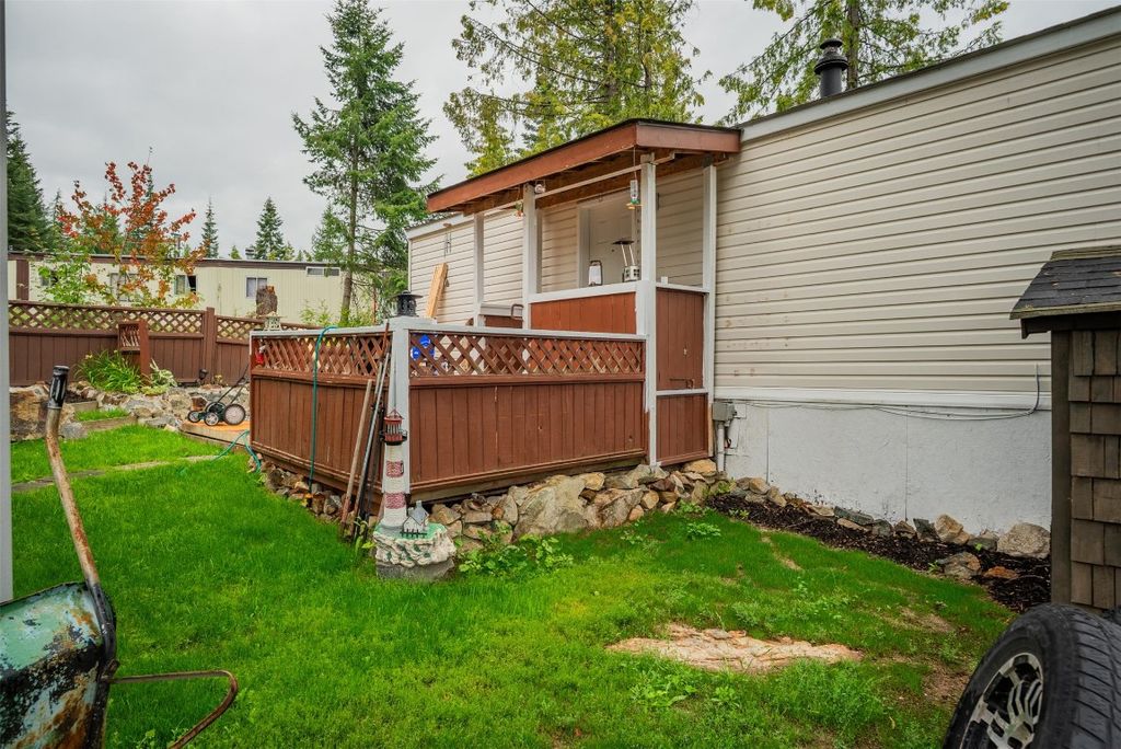 listing image 16518792569239257407