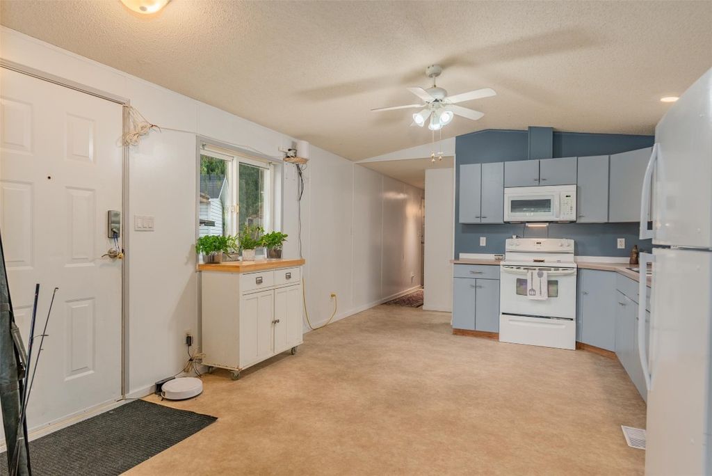 listing image 16518524094842860561