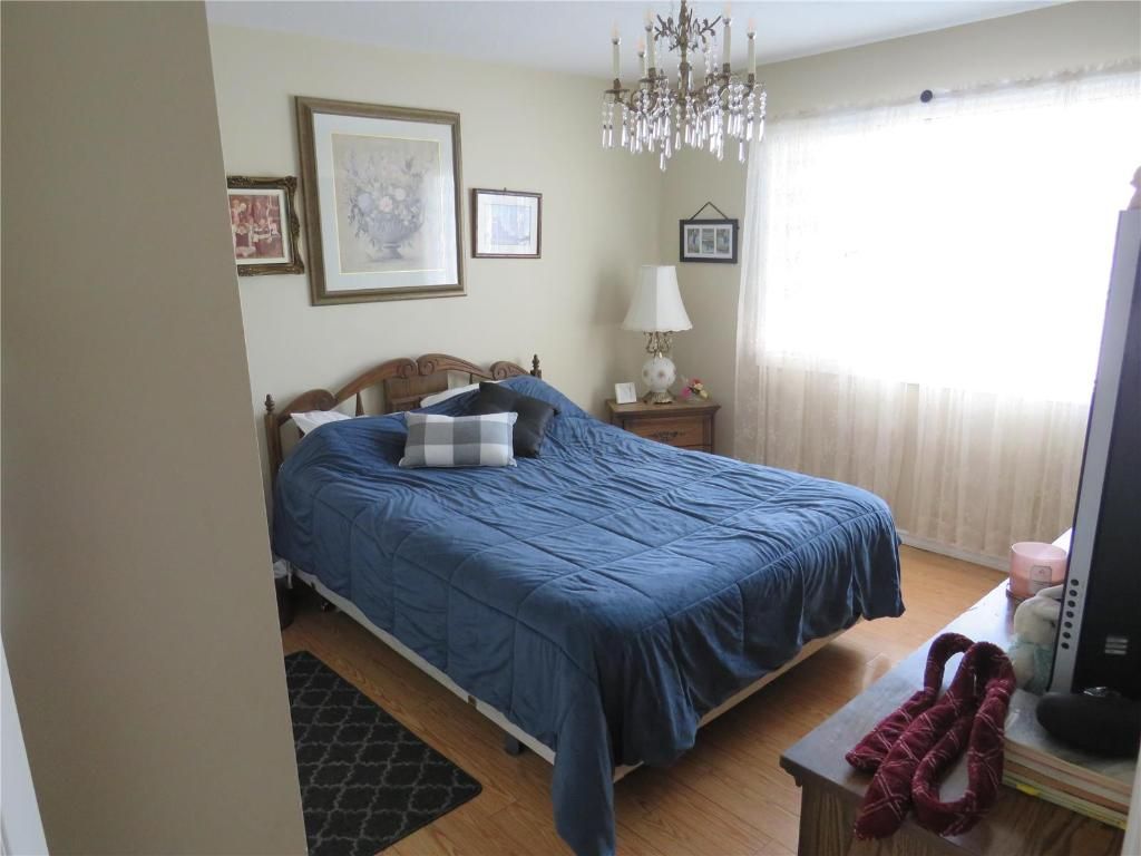 listing image 16512836700225190285