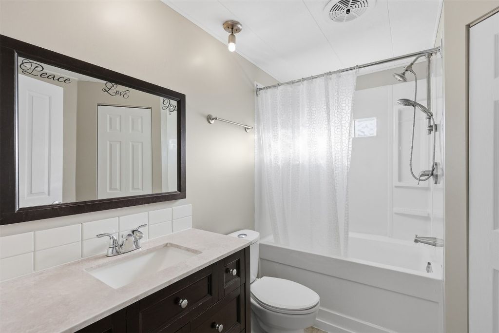 listing image 16515541703024550935