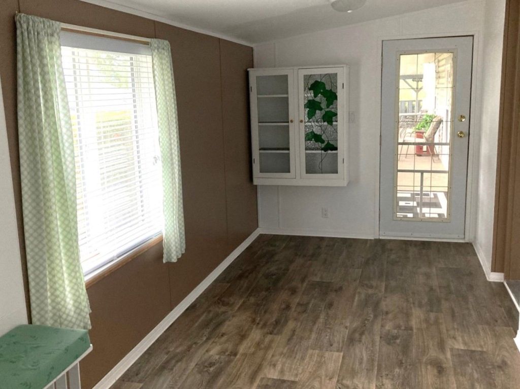 listing image 16514021049112078378