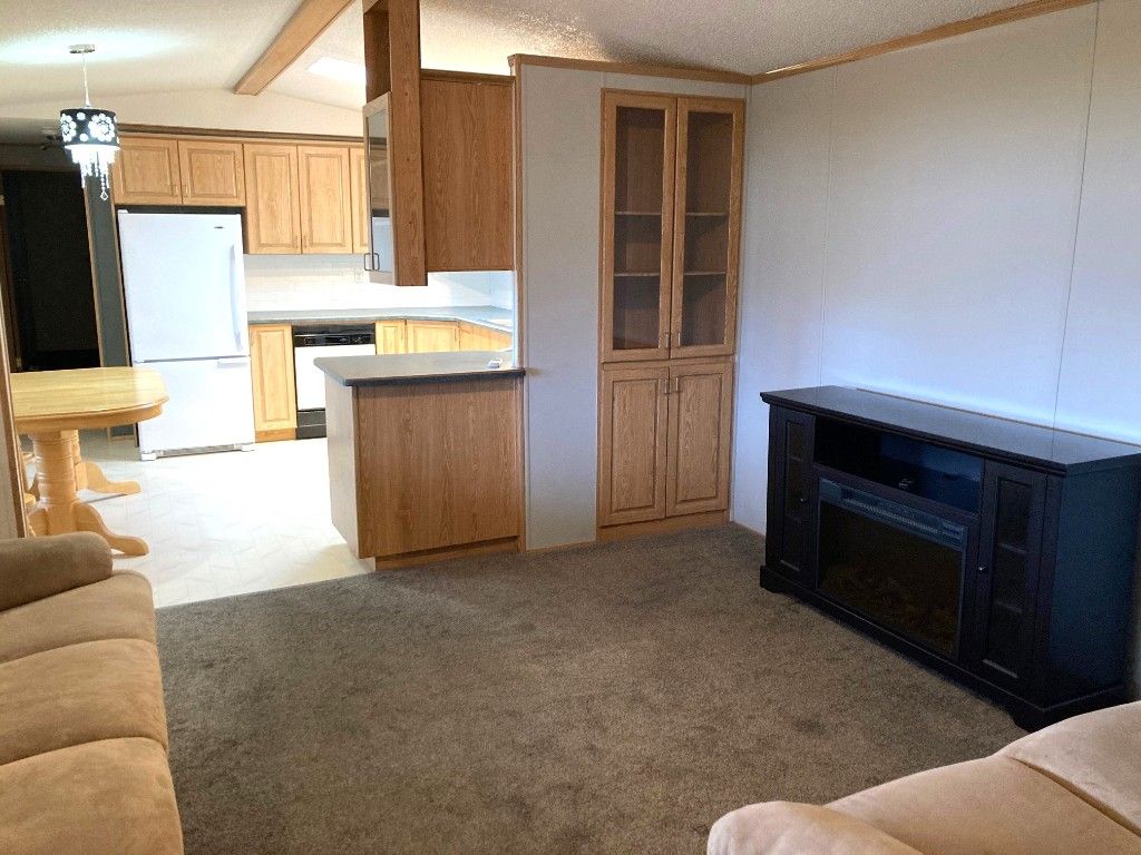 listing image 16519547606824610105