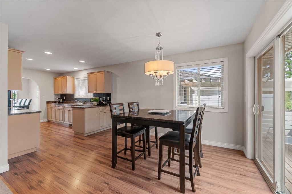 listing image 16517709741076081875