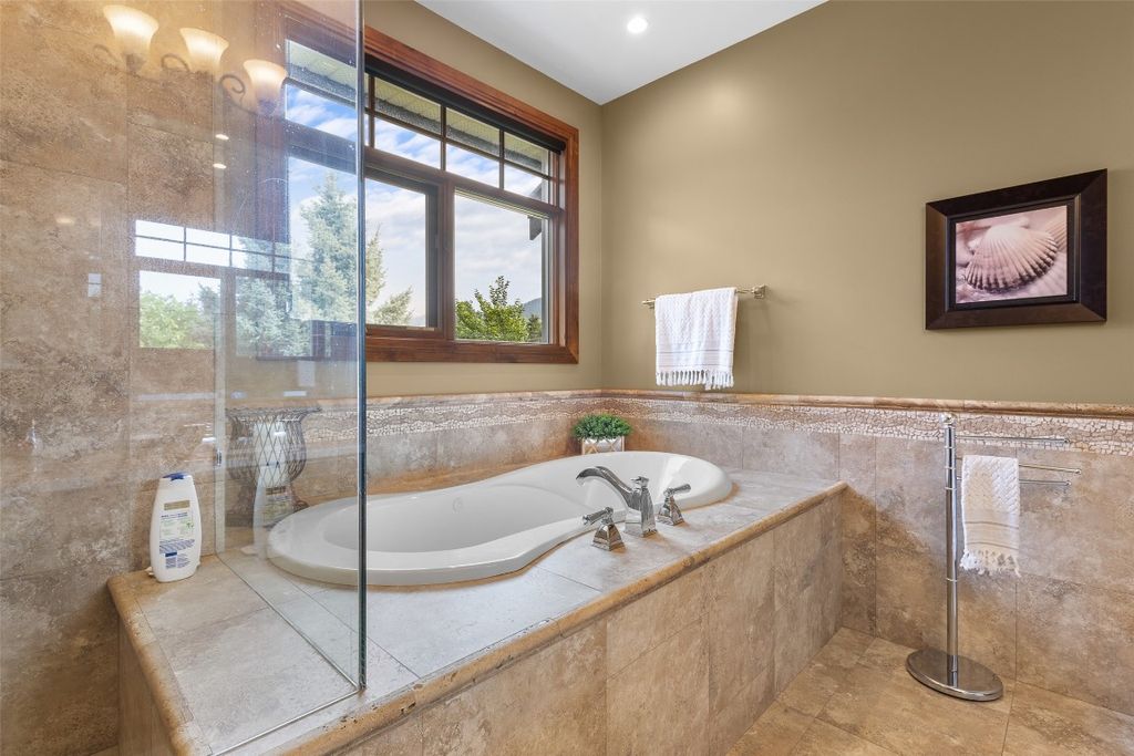 listing image 16512344427998124182