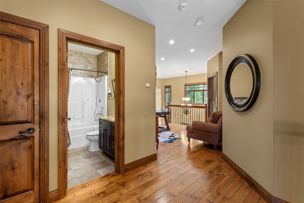listing image 16511032023810403832