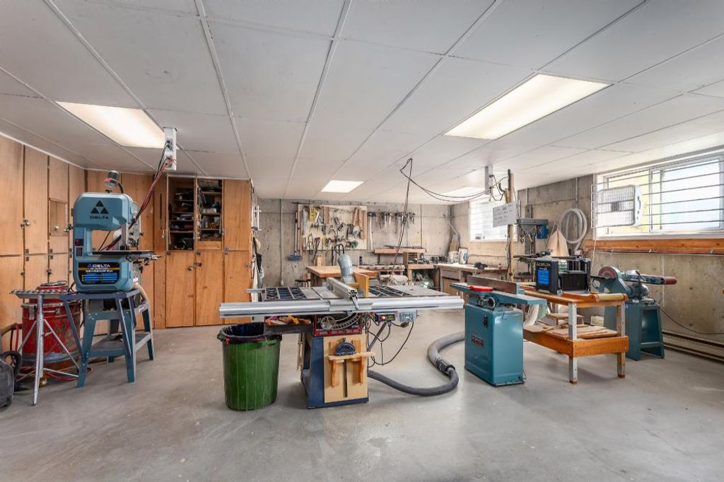 listing image 16514953136885757922