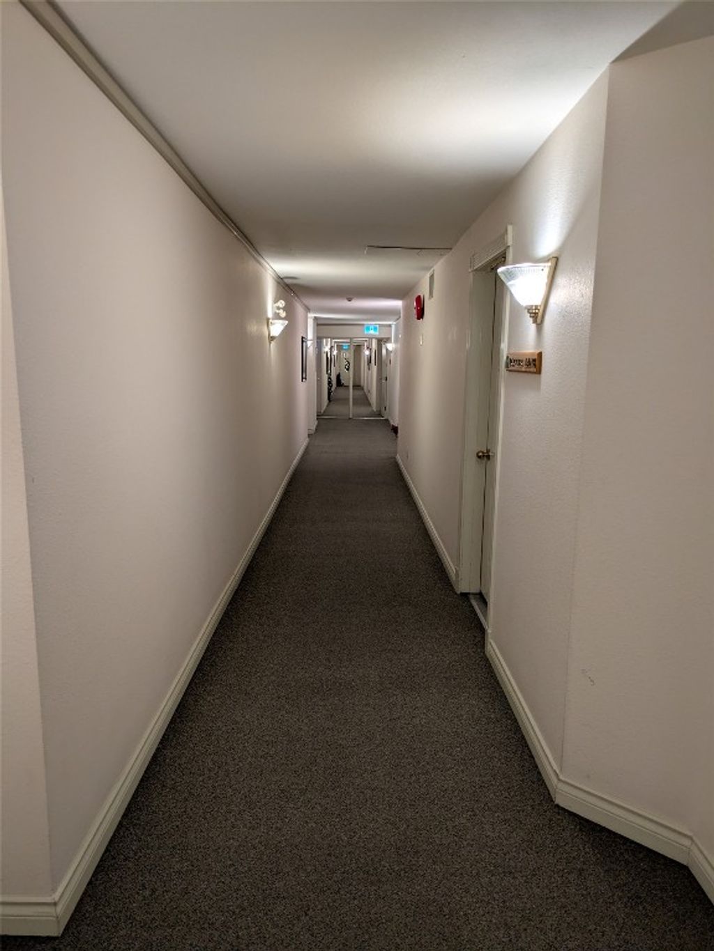 listing image 16518380452750050114