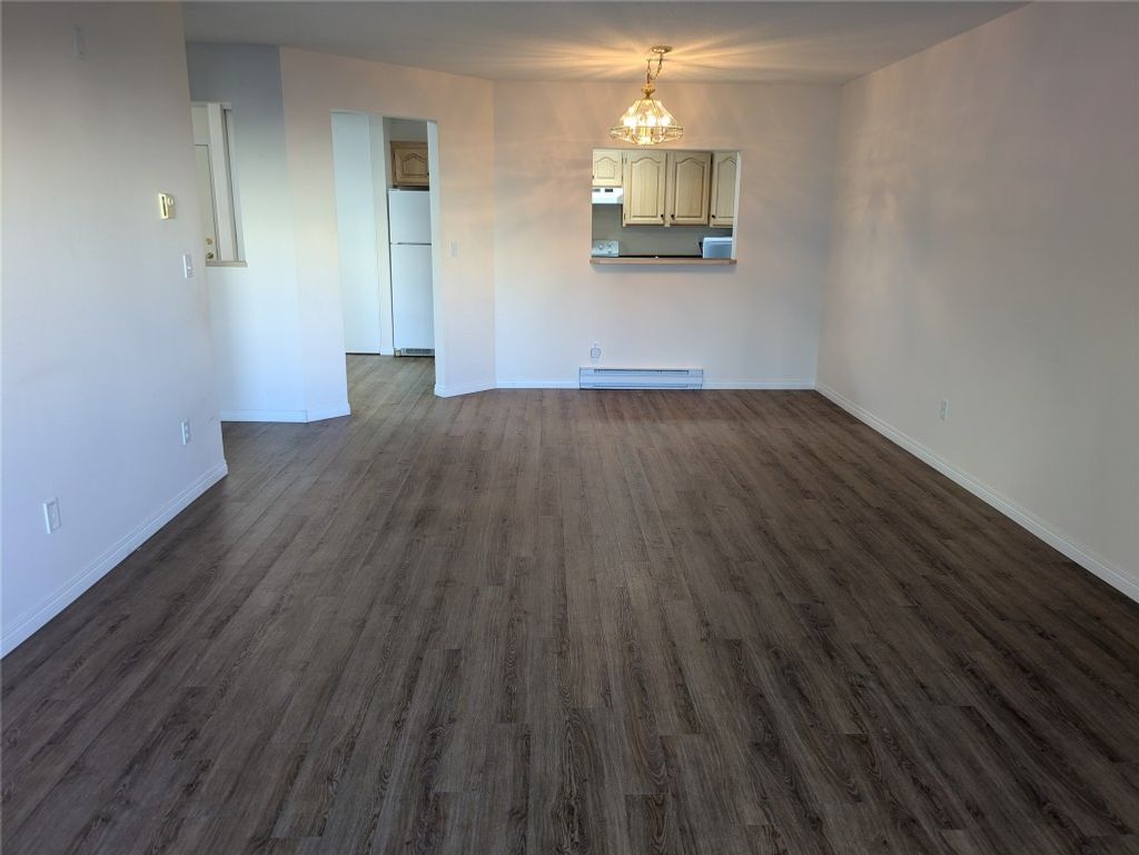 listing image 16510016935276636297