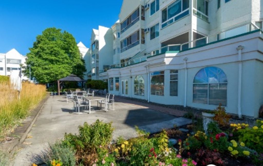 listing image 16513940184544876516