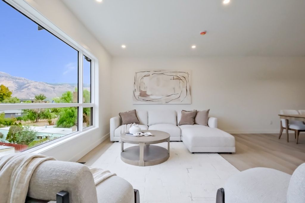 listing image 16512753582800387864