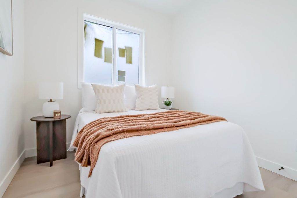 listing image 16515195901102207351