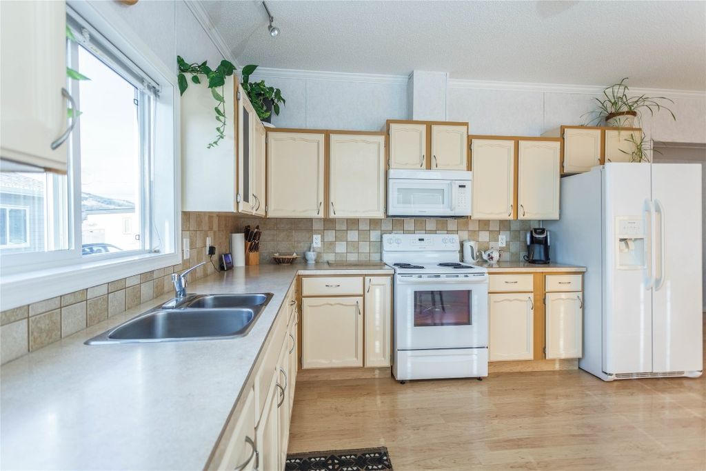 listing image 16512096574779644163