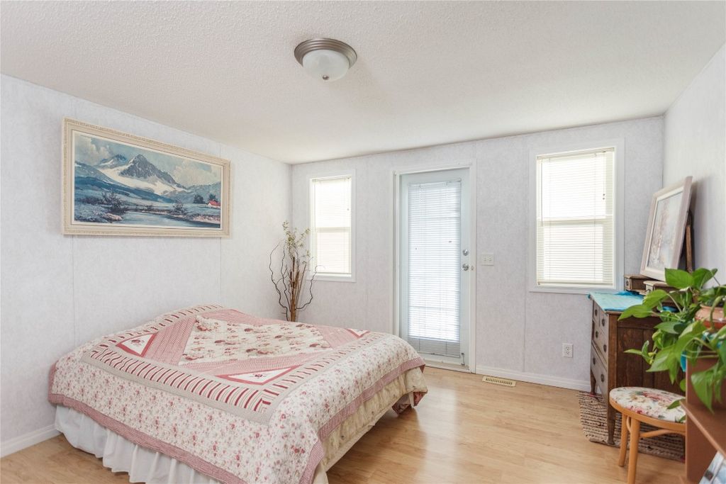 listing image 16517568724646978473