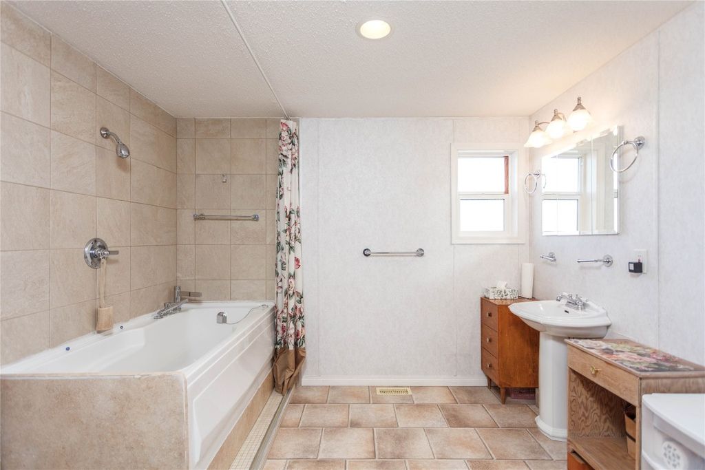 listing image 16511417204014107061